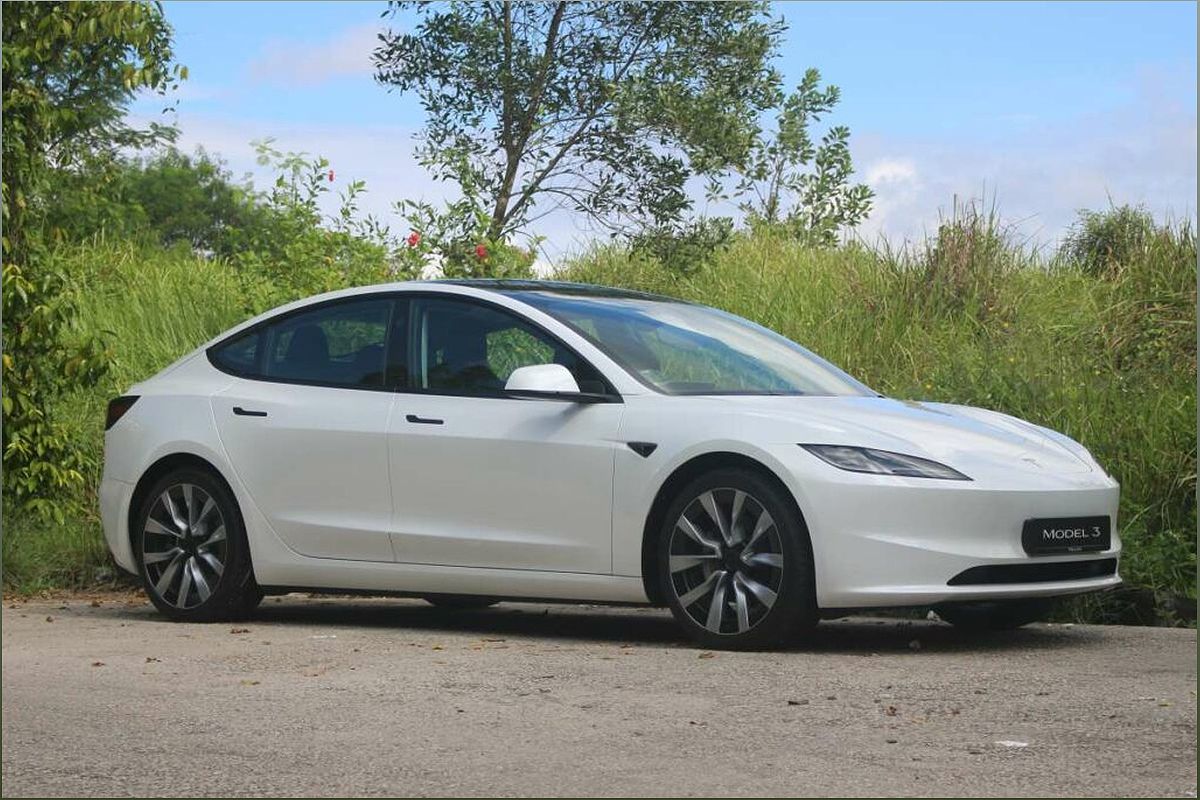 2023 Tesla Model 3 Long Range AWD: A Polarising Choice with Impressive Upgrades - 808101368