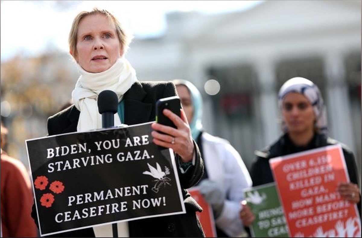 Cynthia Nixon Joins Hunger Strike for Ceasefire in Israel-Hamas Conflict - 620903381