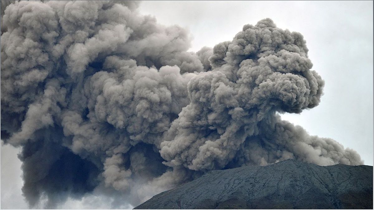 Tragedy Strikes as Marapi Volcano Erupts: 11 Climbers Found Dead, 12 Missing - 371804560