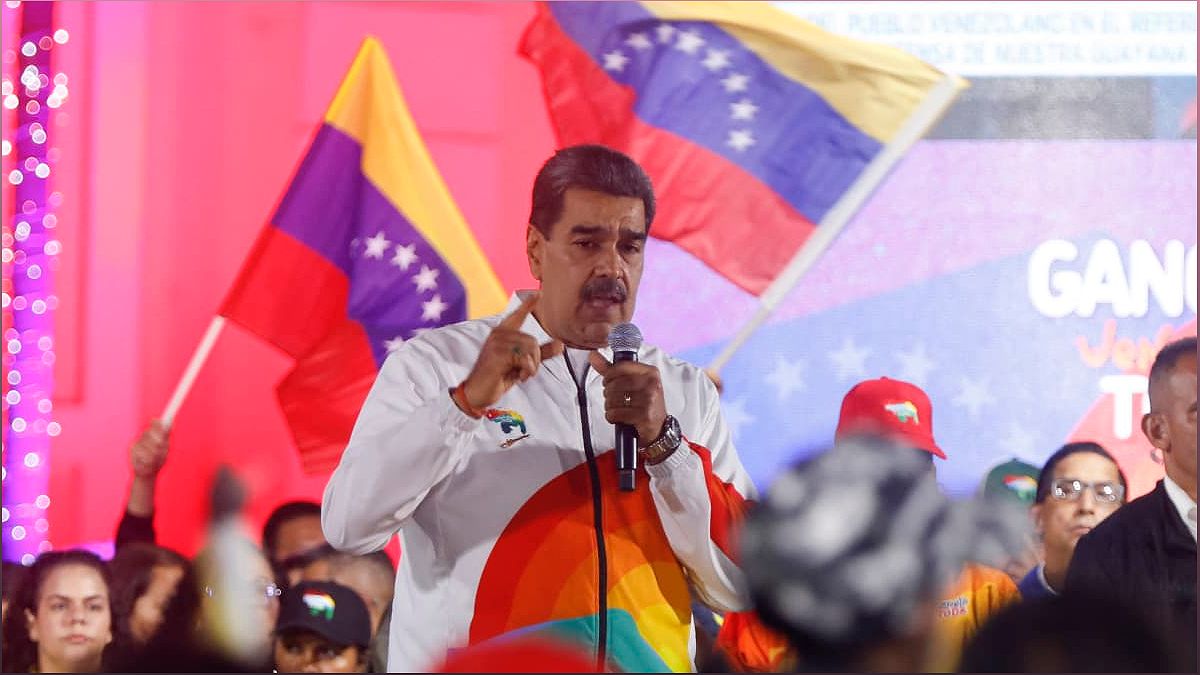 Venezuelans Vote in Referendum to Claim Sovereignty over Contested Territory - 21698812